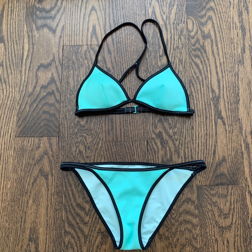 VICTORIA SECRET BATHING SUIT